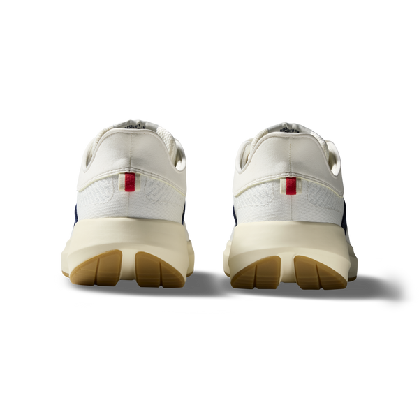 Tracksmith Eliot Runner - Ivory/Navy