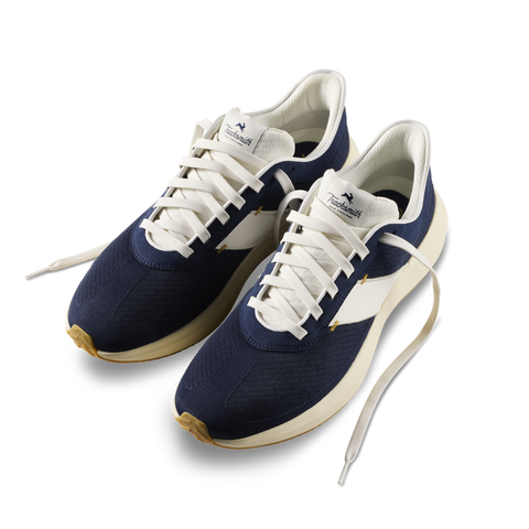 Tracksmith Eliot Runner - Navy/Ivory