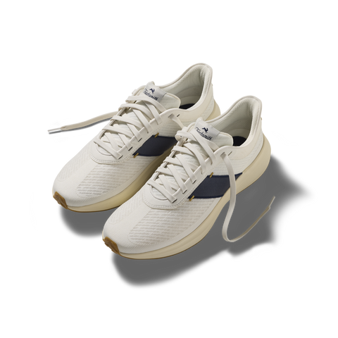 Tracksmith Eliot Runner - Ivory/Navy